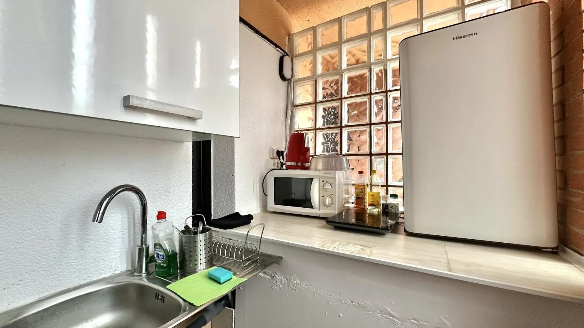 Habitacion Con Bano Privado Y Mini-Cocina Privada En Casa Particular, Acceso Independiente San Sebastian 0*,  Spain