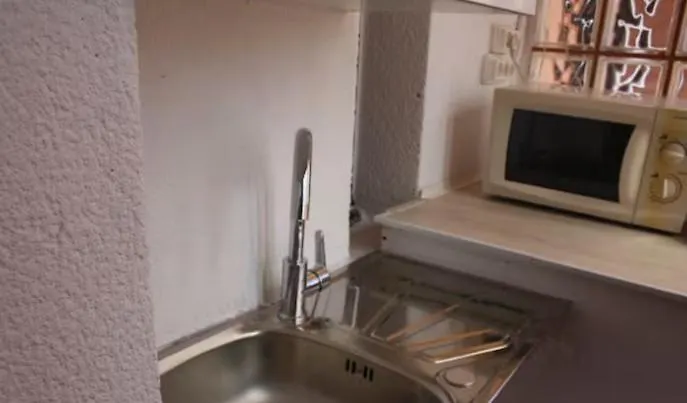 Habitacion Con Bano Privado Y Mini-Cocina Privada En Casa Particular, Acceso Independiente San Sebastian 0*,  Spain